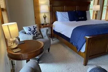 Spouter Inn Bed & Breakfast