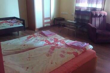 פנסיון Fenix Rooms