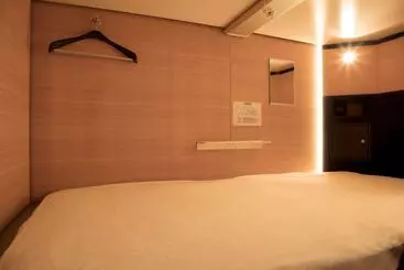 カプセルホテル Tube Sq