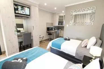 Majatalo De Stroom Guest Lodge