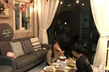 Pension Us On Earth Guesthouse