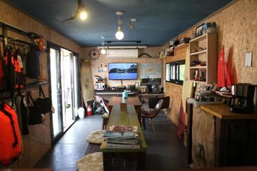 פנסיון Basecamp Guesthouse Hostel