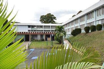 پانسیون Hostal Universitario