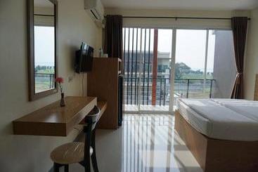 پانسیون Lew Residence