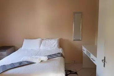 ペンション Ezulwini Guest House