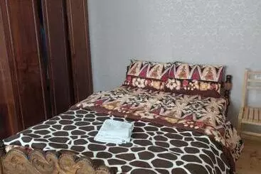 پانسیون Guest House Lela Rezo