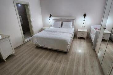 هتل آپارتمان Esa Suite