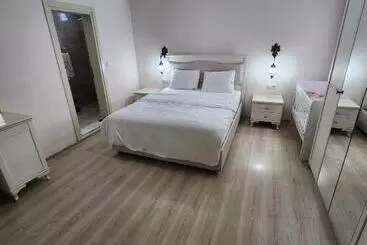 هتل آپارتمان Esa Suite