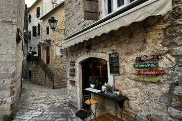 Pension (Hôtel basse catégorie) Guesthouse Athos