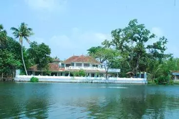 Resort Triveny River Palace