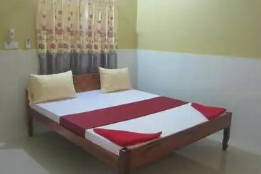 Herberge Phalla Riverside