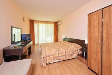 پانسیون Guest House California