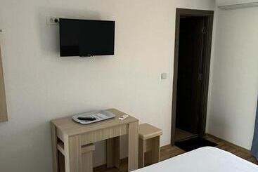 پانسیون Vila Angi