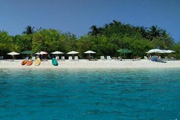 پانسیون Dhiffushi White Sand Beach