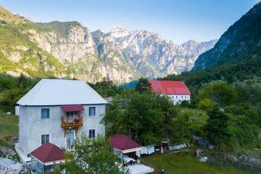 Пансион Guesthouse Marashi