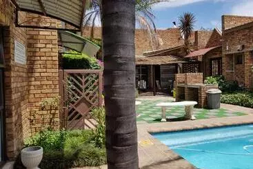 Pension Dormio Manor Guest Lodge