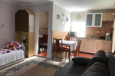 פנסיון Guest House Rózsakert