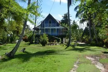 호스텔 Islander House On Rocky Cay Beach