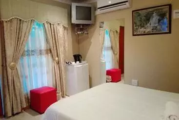 Majatalo Rainbow Guest House And Tours