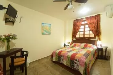 ユースホステル Puerta Sol Inn