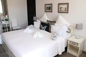 Albergue Rókusfalvy Borhotel és Fogadó