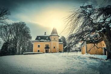 Pensione Penzión Pri Kaštieli Záturčie