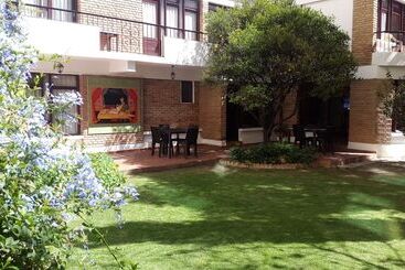 ペンション El Jardin Suites And Guest House