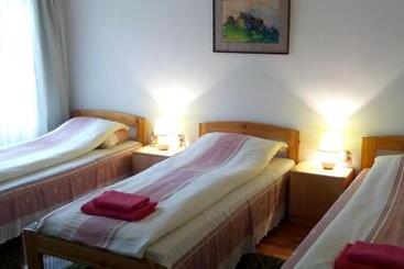 پانسیون Villa Jun Guest House