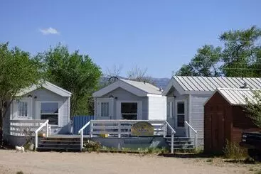 Retkeilymaja Rainbow Inn & Cottages