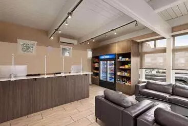 Retkeilymaja Super 8 By Wyndham Courtenay