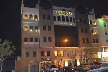 アパートホテル Bronze Palace