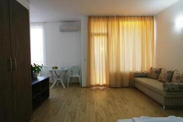 פנסיון Guest House Ask