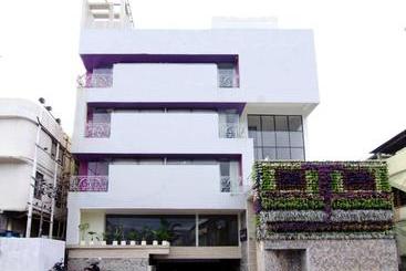 בית מלון כפרי Poinisuk