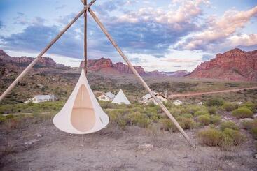 فندق Under Canvas Zion