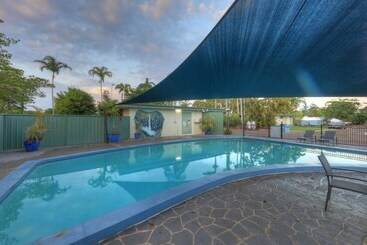 Хостел Ingham Tourist Park