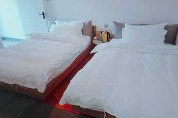 פונדק Great Wall Lajolla Resort