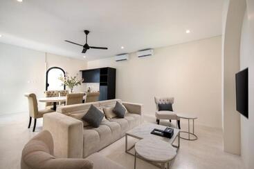 Apartamente turistice The Grand Daha Luxury Villas