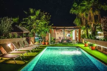 آپارتمان‌های توریست‌ها Villa Aurora