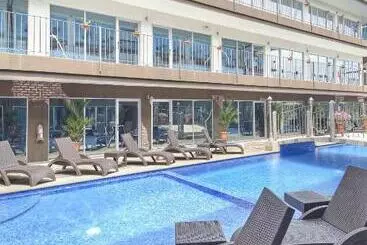 Beachfront Hotel Tramonto