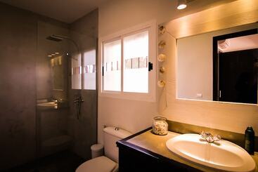 Жильё для туристов Villa The Rock Legends