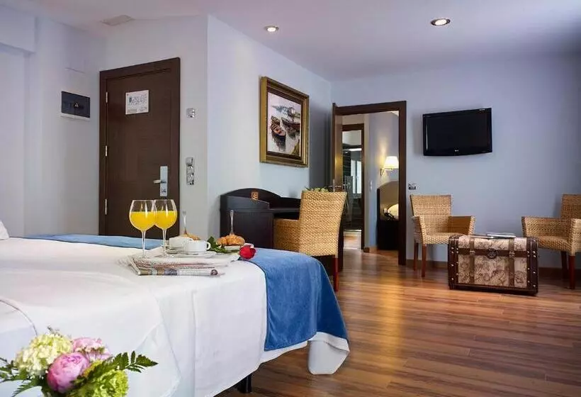 酒店 La Serrana, Antiguo 40 Nudos