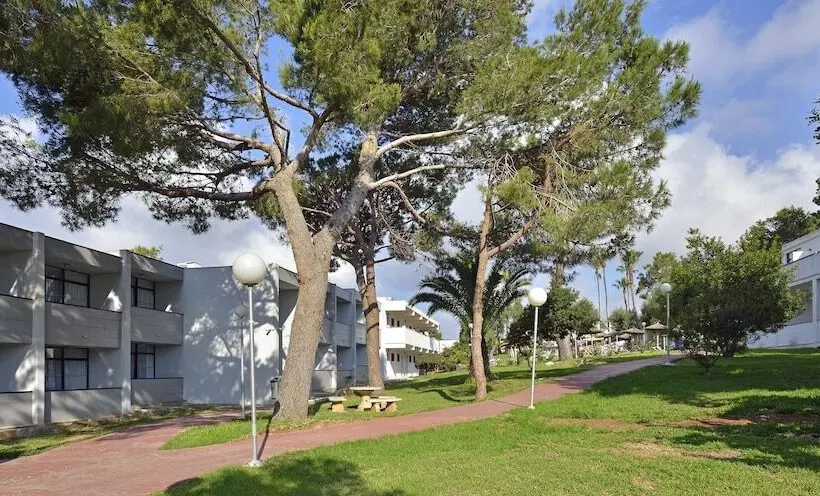 בית מלון כפרי Aluasun Cala Antena All Inclusive