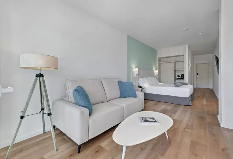 Отель Barceló Ponent Beach