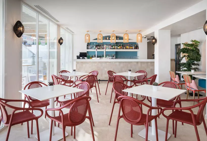 Отель Barceló Ponent Beach