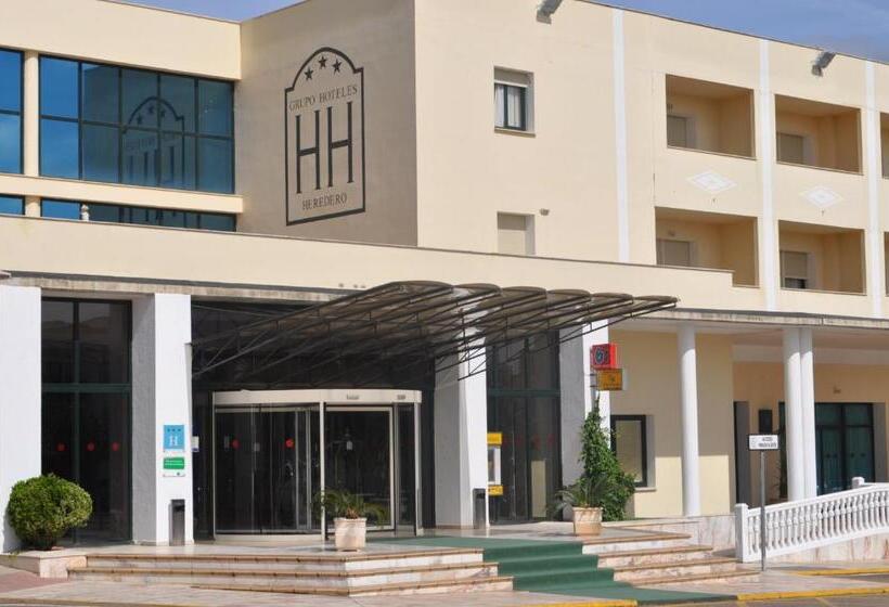 酒店 Heredero