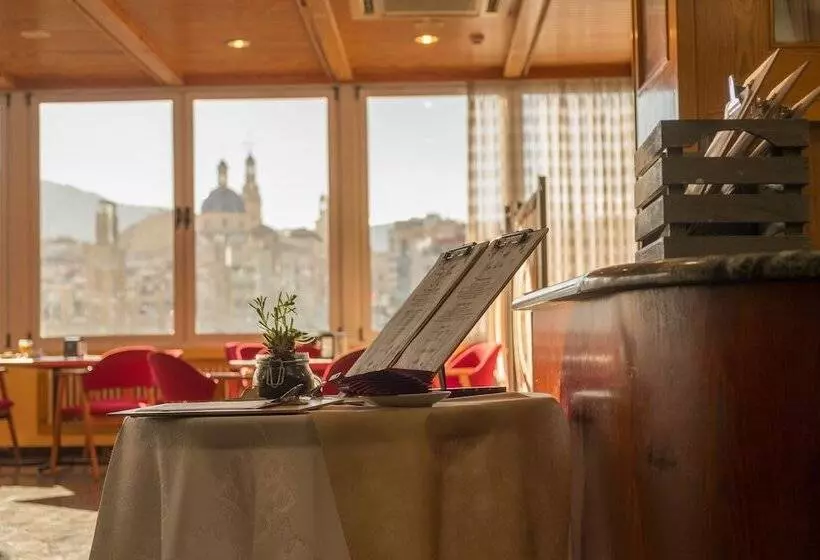 ホテル Reconquista