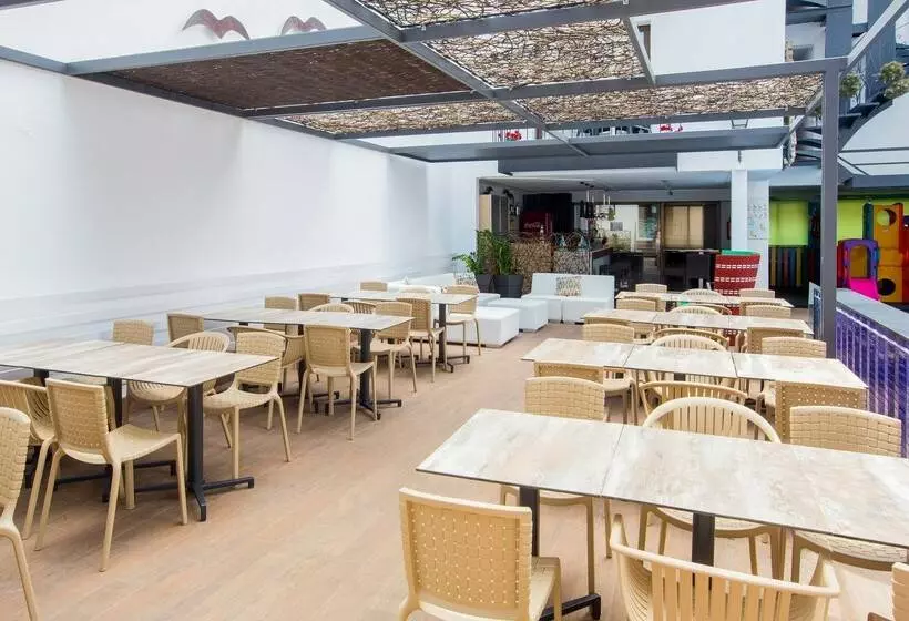 Hotel & Apartamentos Neptuno