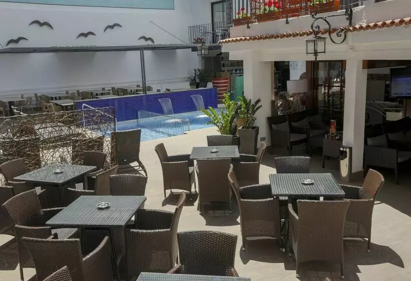 Hotel & Apartamentos Neptuno