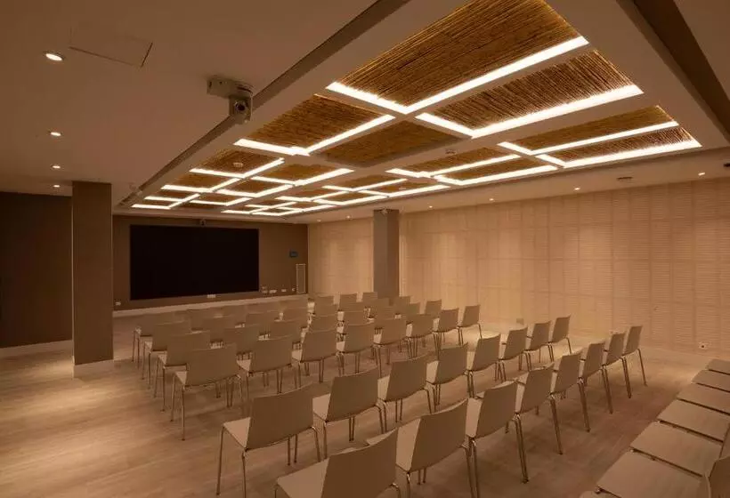 فندق Catalonia Mirador des Port