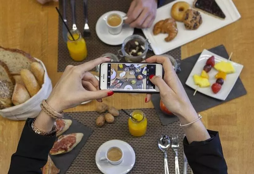 هتل Ciudad De Burgos